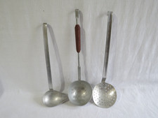 lot de 3 anciens ustensiles de cuisine en aluminium