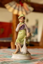 Figurine porcelaine sujet