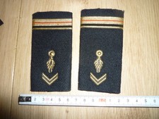 2 épaulette uniforme  ?    militaire armée française   gendarmerie