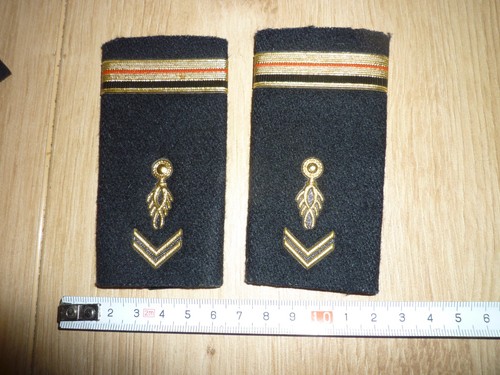 épaulette uniforme - ,