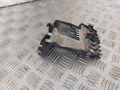 Boitier fusible peugeot - boitier,