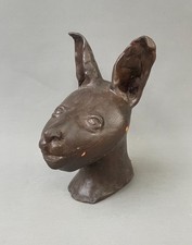 Tête d'animal, sculpture en terre cuite signée Ayala?