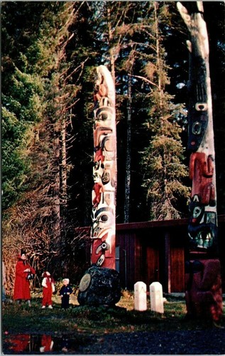 Beautiful forest totem pole - ,
