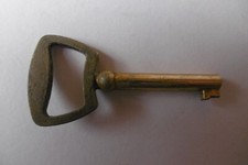 Clé Clef ancienne creuse /