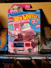 2021 Hot Wheels A Case Barbie Dream Camper  21/250 HW Getaways 1/5