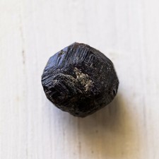 GRENAT ROUGE Pierre brute naturelle Soin Lithothérapie Minéraux Énergie Reiki