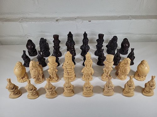 Alice wonderland chess set - wonderland,