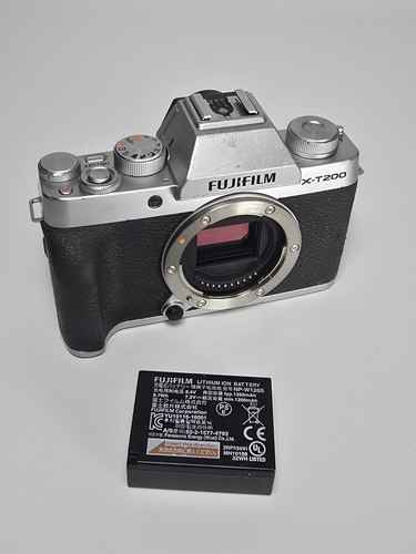 Fujifilm t200 mirrorless - x-t200,
