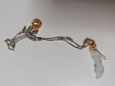 Collier pantoufle en verre