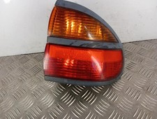 Feu arriere principal droit