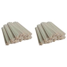 Bâtons de bois inachevés