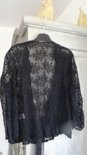petite veste en dentelle de