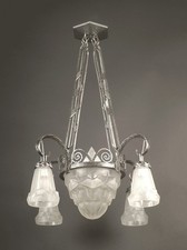 A. VLIEGHE ET FILS/DEGUÉ : LUSTRE ART-DÉCO FERRONNERIE D'ART ET VERRE MOULÉ-PRES