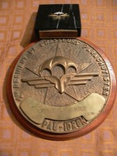 PARACHUTISTE 1ER RCP MEDAILLE TABLE ET MARBRE SERGENT CHEF PAGEAUX*