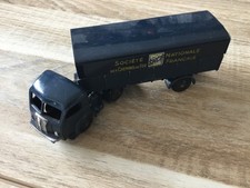 DINKY TOYS.  Tracteur panhard