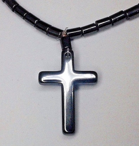 Collier avec croix hématite - avec,