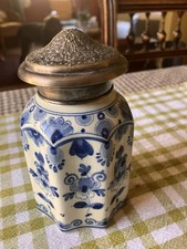 Joli pot en porcelaine Delft
