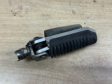 UN CALE REPOSE PIED 31E20-B