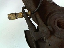 Pivot de moyeu avant gauche