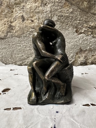 Sculpture baiser - “le, baiser”