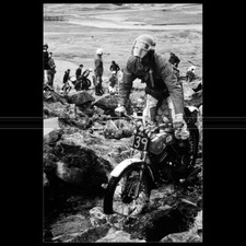 Photo M.000775 K. HALL MONTESA