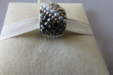 Charm 181 Perle Cristaux gris/Amore & Baci