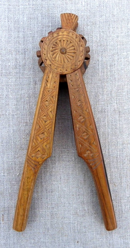 Ancien casse noisettes bois - ancien, en