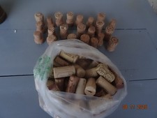 Lot de plus de 110 bouchons d'occasion en liege