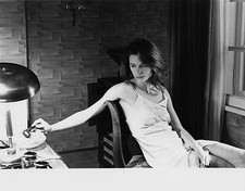 Photo originale Charlotte Rampling Portier de nuit lingerie nuisette sexy