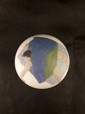 Boite céramique biscuit porcelaine décor contemporain vintage 1986 signée