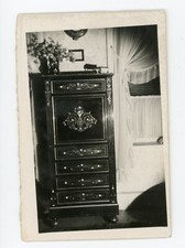 Photo SNAPSHOT photographie vers 1950, un meuble