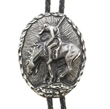 BT-120 Bolotie cheval avec