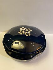 Bonbonnière en porcelaine de Limoges bleu de four et émaux