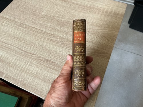 Code civil 1819 - code, civil-1819-loi