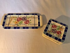 Plat à cake vintage et ses 9 assiettes à dessert assorties