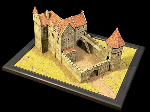 Grande forteresse médiévale - grande,