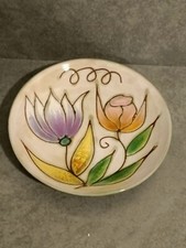 Assiette en Céramique émaillée à décor floral signé Madeleine Antíco Sant Vicens