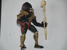 FIGURINE  PREDATOR MARRON ET