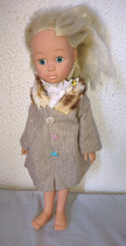 VINTAGE TRES BELLE POUPEE