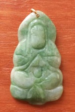 Pendentif chinois Bouddha amulette jade sculpte et or 18k chinese jade gold