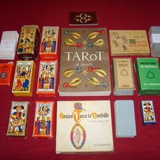 Lot 16 Ancien Tarot de Marseille GRIMAUD (1930, Paul Marteau) + livre 1970