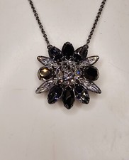 Elegant swarovski vintage