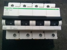 A9N18373 - Disjoncteur 4 poles