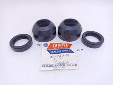 Paire de poussière de fourche