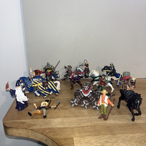 Lot figurines personnages - figurines,
