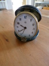 Ancien petit réveil de voyage mécanique UTI ( ref 42 )