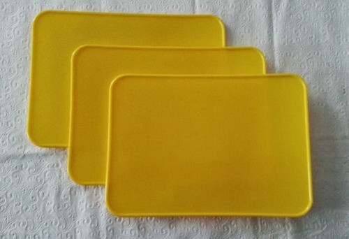 Trois jaune vintage - trois, (3)