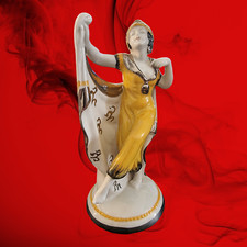 Statue statue danseuse en porcelaine de style Art Déco Art Nouveau
