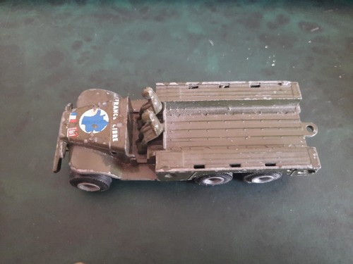 Vehicule camion armée - -,