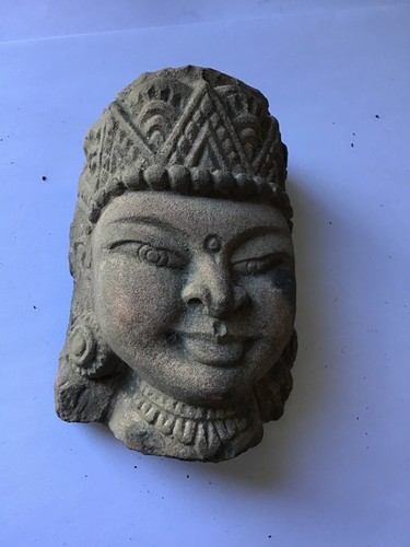 Statuette tete pierre - statuette, en